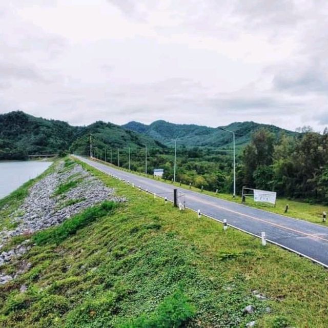 💦ชมวิวอ่างเก็บน้ำห้วยน้ำใส🌤