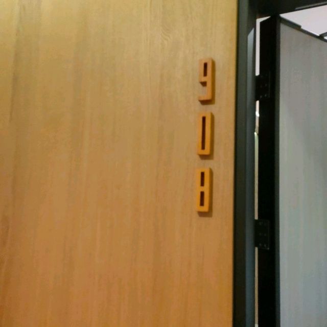 宜蘭礁溪誠闊渡假飯店四人房介紹（浴室拉簾發霉）