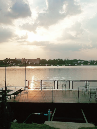 Banyakad cafe  คาเฟ่ติดแม่น้ำปิงวิวพระอาทิตย์ตก