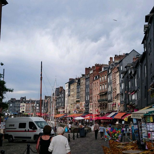 フランスの港町オンフルール