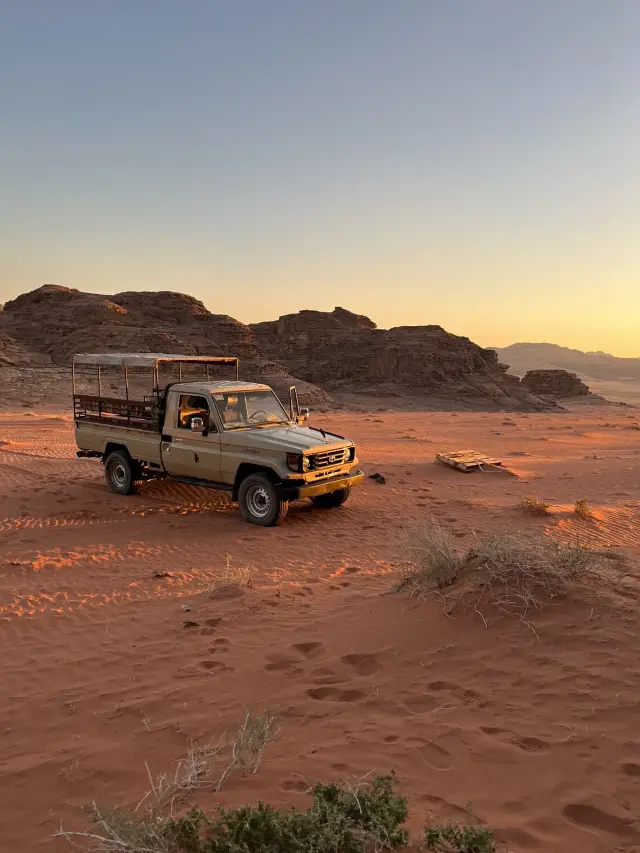 [붉은 사막에서 보는 선셋, 와디럼 사막투어🏜]