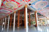 Vientiane's That Luang Stupa | Shining symbol of Laos