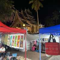 ตลาดกลางคืนหลวงพระบาง