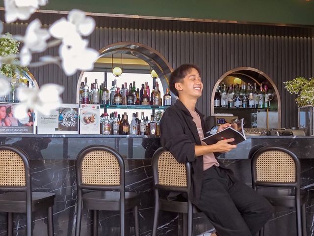 Plearn Restaurant  ร้านอาหารบนดาดฟ้าชั้น 5 
