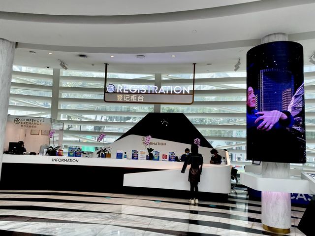 เดินช๊อปปิ้ง King Power  รางน้ำ 