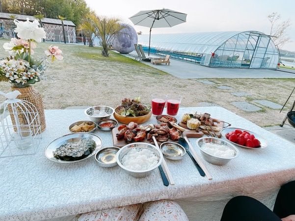 사계절 수영장과 바베큐무제한 🍗 사천 토리 글램핑장🏕️