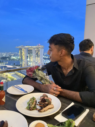 Romantic Dinner Date + View of MBS | LeVel 33