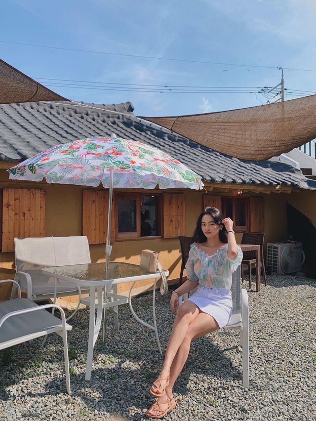 울산 울주군 간절바당 한옥 마당, 파라솔, 제주 감성 소품