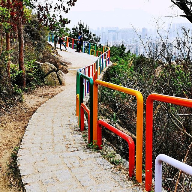 藍地水塘 屯門徑 彩虹欄桿
