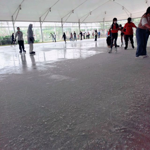 Ice Skating in Bandung City - Fun Time!