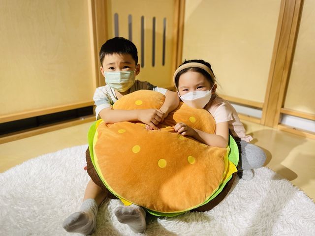 特色親子餐廳！有自動高爾夫球練習場和playroom~