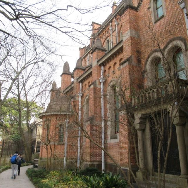 山頂的天主教堂⛪️