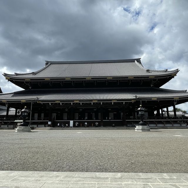 【京都府】JR京都駅に近い世界最大級の木造山門へ！