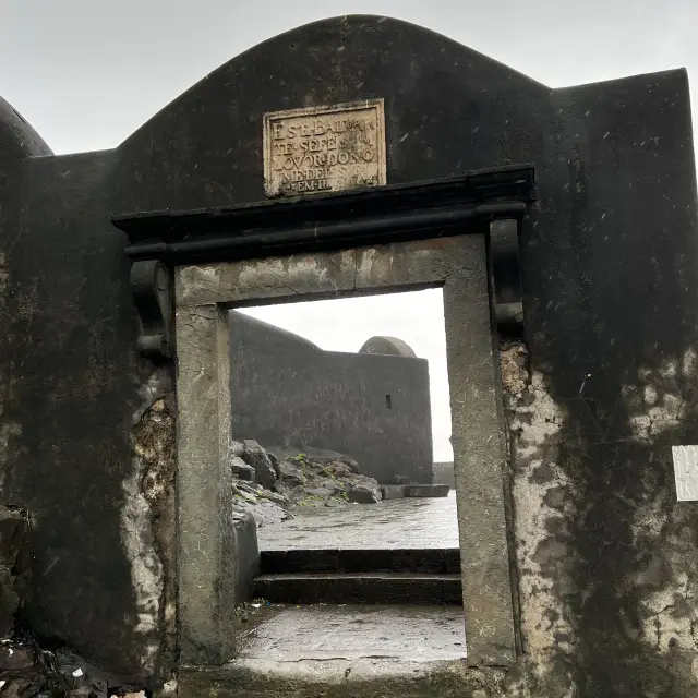 Check out Bandra Fort - nice, unique views