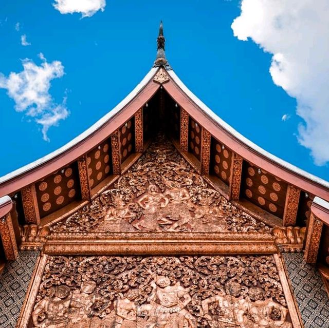 วัดเชียงทอง วัดติดแม่น้ำโขง ที่สวยสุดในหลวงพระบาง