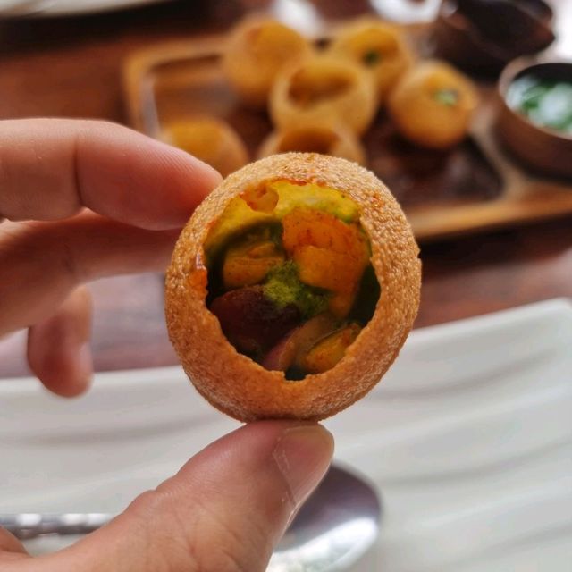 ร้าน mama restaurant