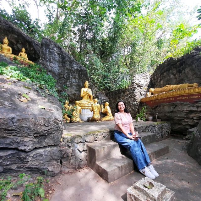 ชมวิวเมืองหลวงพระบางบนพระธาตุพูสี