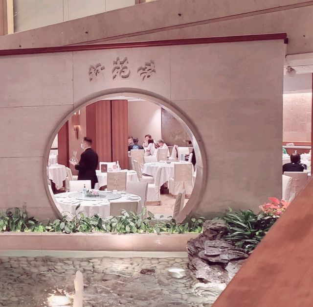 Delicious and unforgettable dinner at The Royal Garden Chinese Restaurant, Tsim Sha Tsui