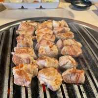 웨이팅 1시간 기본! 신사 고기 맛집 꿉당