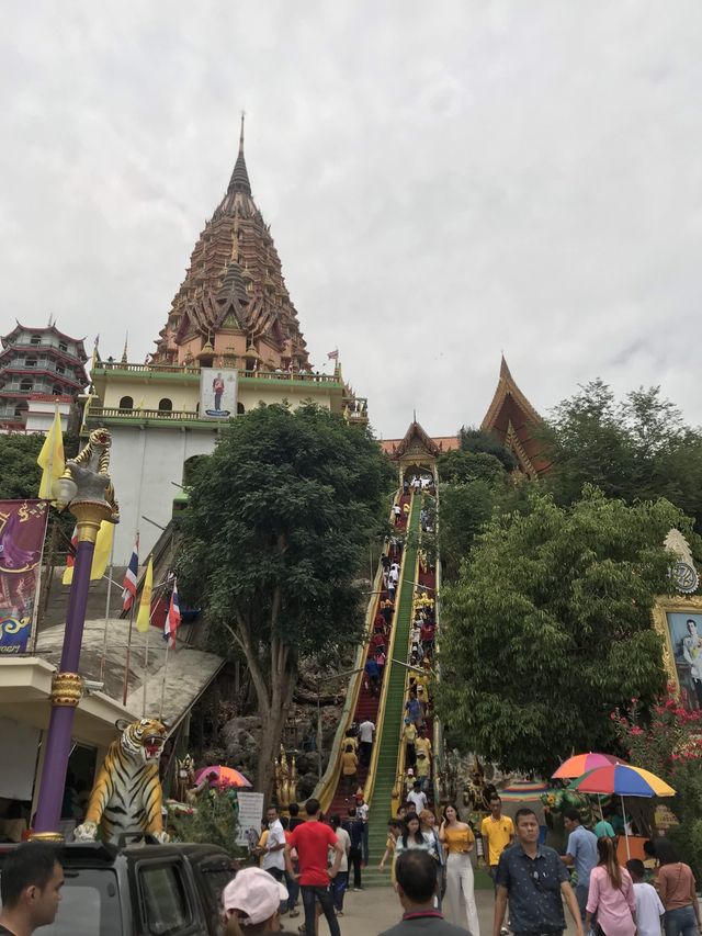 วัดถ้ำเสือความสวยงามบนยอดเขา