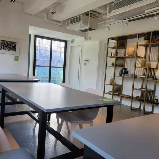 鴨脷洲新淨木系文青小酒店
