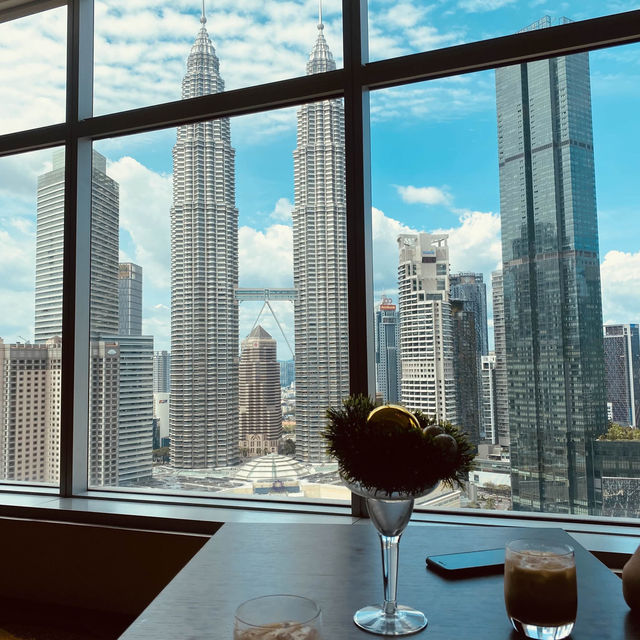 Club Lounge Access with Traders Club