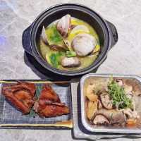 任食😍燒乳鴿🦆、咖哩軟殼蟹🦀同埋脆皮大腸🐖乾鍋