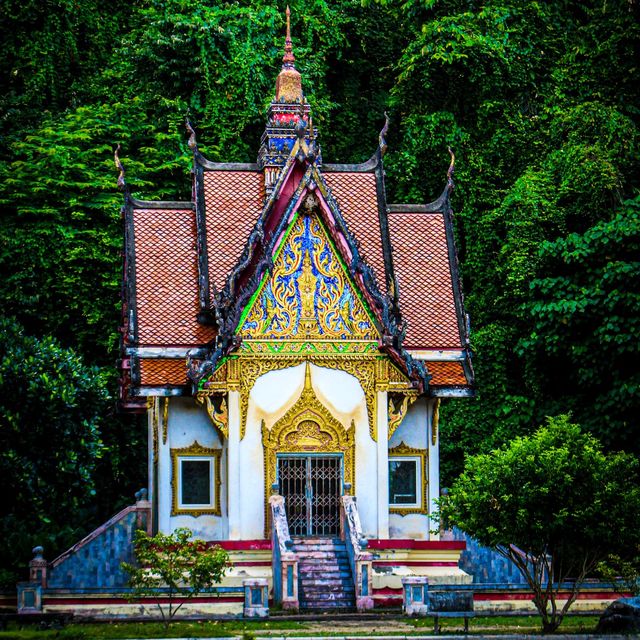 Wat Khuhapimuk ( Wat Na Tham)