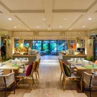 รีสอร์ทเขาหลักที่กลมกลืนกับธรรมชาติ