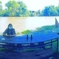 สีดำนมสด คาเฟ่และร้านอาหาร ริมแม่น้ำปราจีน