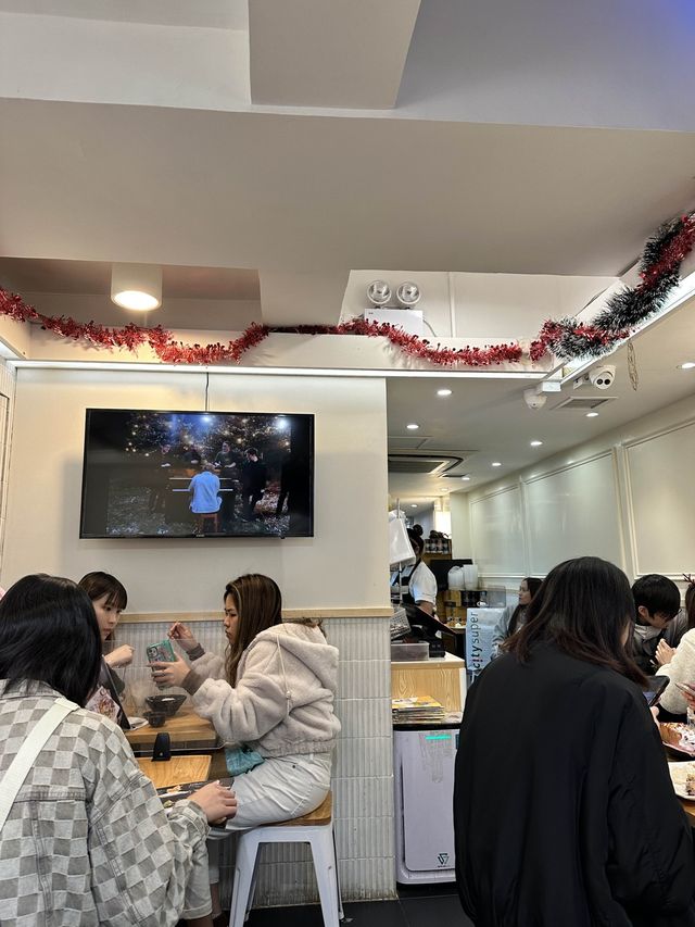 旺角排隊甜品店🙌🏻有很大進步空間🙅🏻‍♀️🙅🏻‍♀️
