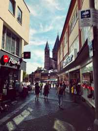 Enjoy the fountains in Old Town Mainz