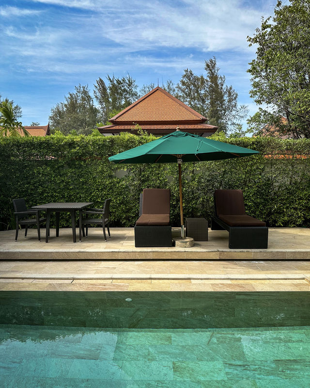 I was fooled by the Banyan Tree Phuket, a thirty-year-old hotel that still manages to surprise me like this?