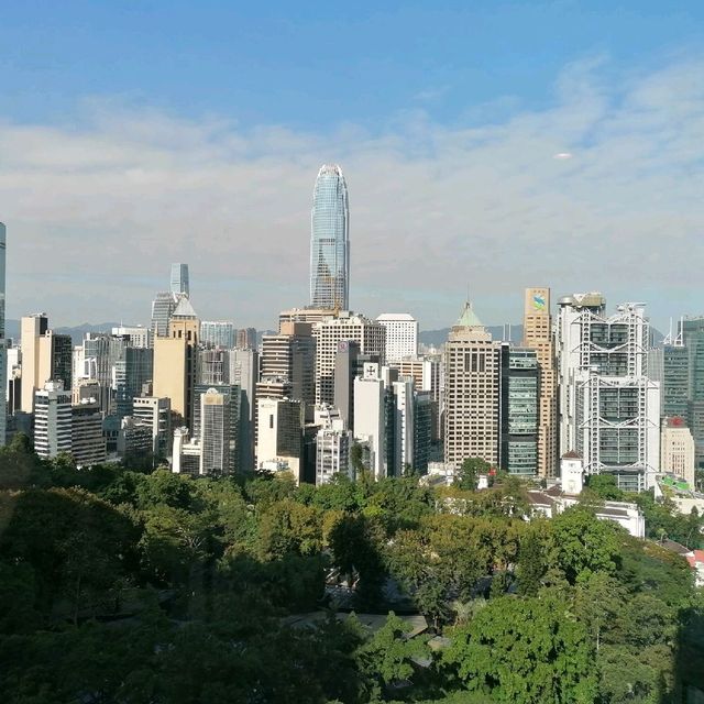 從另一角（半山）看靚靚香港景色嘅酒店