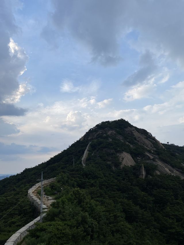 서울 도심 속 데이트 코스와 명산, ‘인왕산’