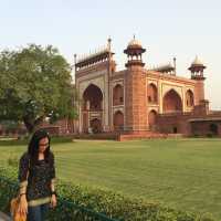 Eager trip to Agra! home of 7 wonders