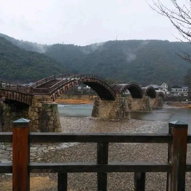 山口県の木造建築の橋は美しい！錦帯橋