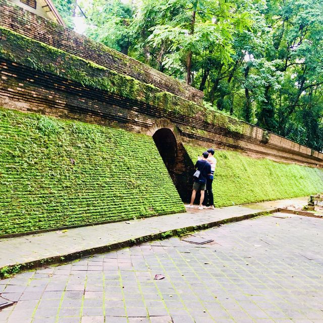 วัดอุโมงค์ สวยพุทธธรรม วัดเก่าแก่ของเชียงใหม่ 