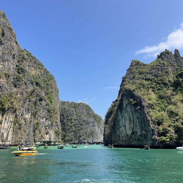 เกาะพีพี มากี่ทีไม่มีเบื่อ