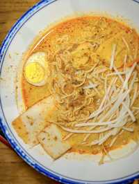 大三元食碗喇沙,熱狗可以食一打