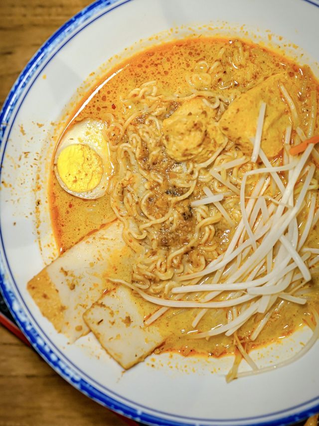 大三元食碗喇沙,熱狗可以食一打 大三元食碗喇沙,熱狗可以食一打