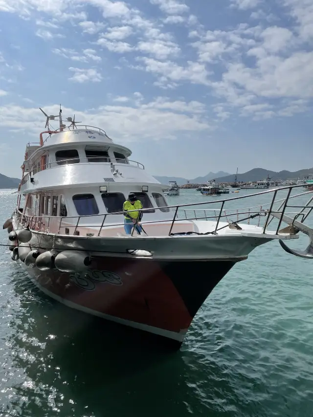 Summer is junk boat party season!