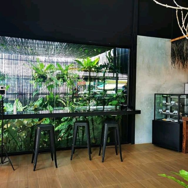 ร้านคาเฟ่ริมหาดอ่างศิลา​ เขาสามมุข