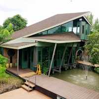 ชายสมัยคาเฟ่ 2498  คาเฟ่ไนสวน