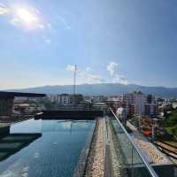 Rise Rooftop Bar & Swimming pool 