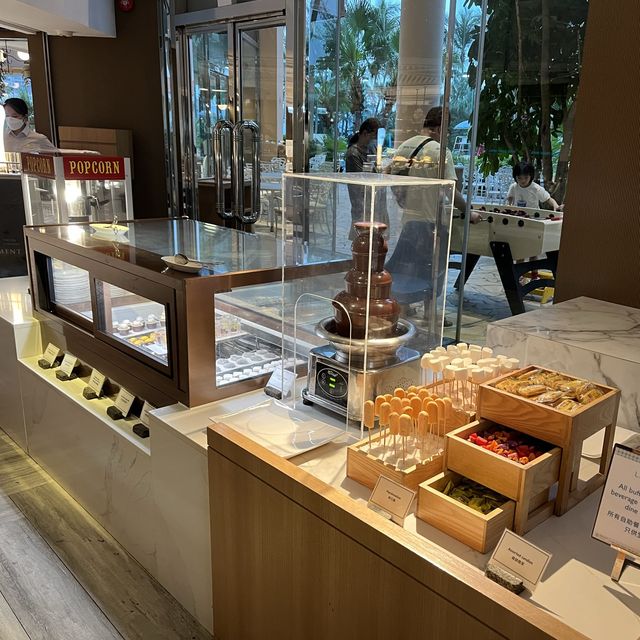 黃金海岸酒店自助晚餐buy 1 get 1 free