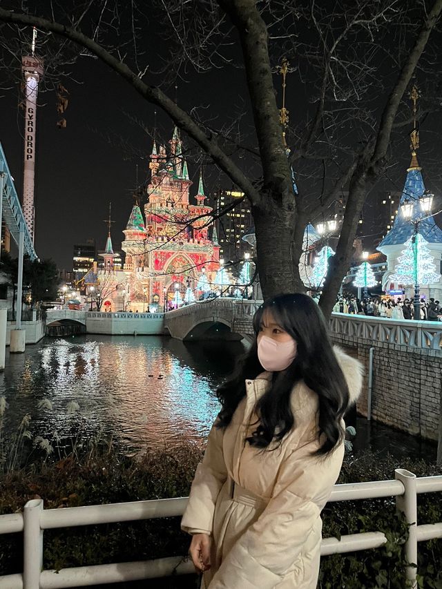 석촌호수에서 바라보는 롯데월드성 라이트업쇼