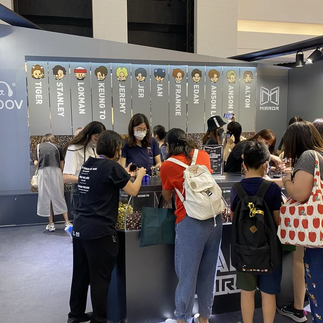 MIRROR POP UP STORE登陸時代廣場😍