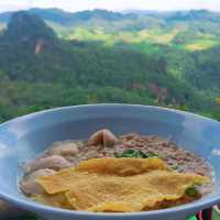 ก๋วยเตี๋ยว​หลักสิบวิวหลักล้าน