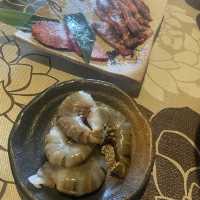 【レトロな焼肉店?!】沖縄のおばあの家で絶品お肉をたいらげた！